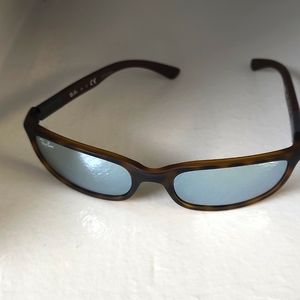 EUC tortie print Ray Bans